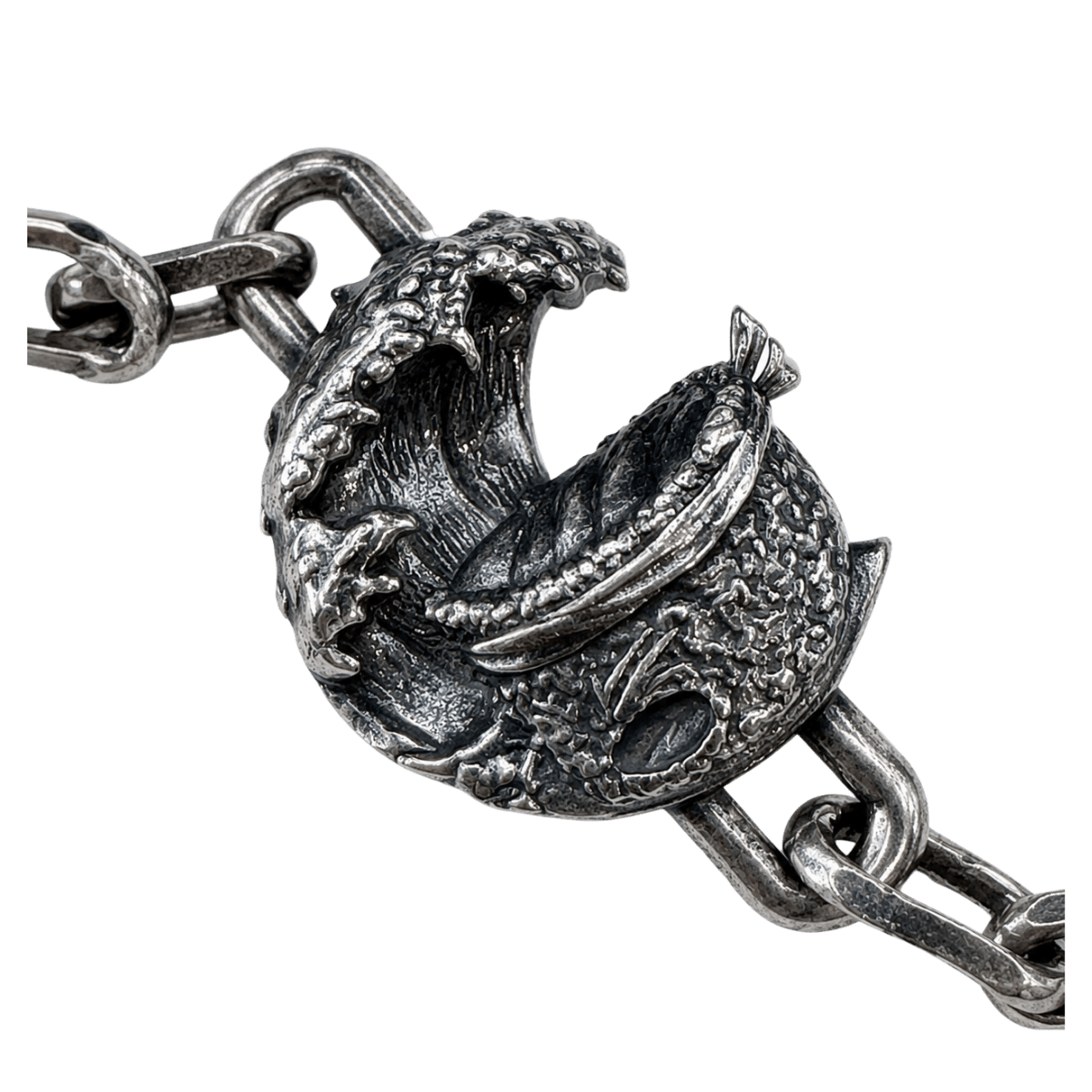 Zushi Lighter Chain wave design and engraved lighter case detail THE TENCO